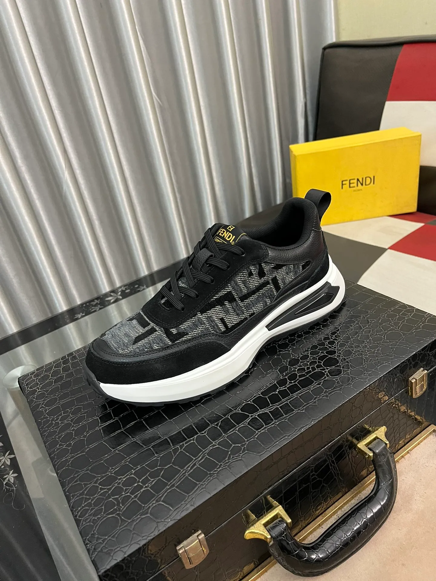 Men's Men's Shoes💰458⌚️⌚️[Fendi] Fendi's latest casual shoes for men! Available at counters simultaneously! Replica. The interior is made of top-grade sheepskin, and the original factory-supplied rubber outsole is used. Leading new fashion concepts. Matching code: 38-443️⃣Colors available